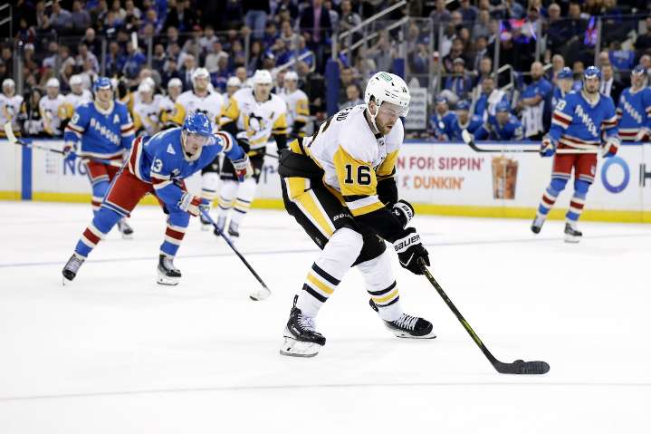 Ex-Bruins forward’s two goals propel Penguins to Opening Night win