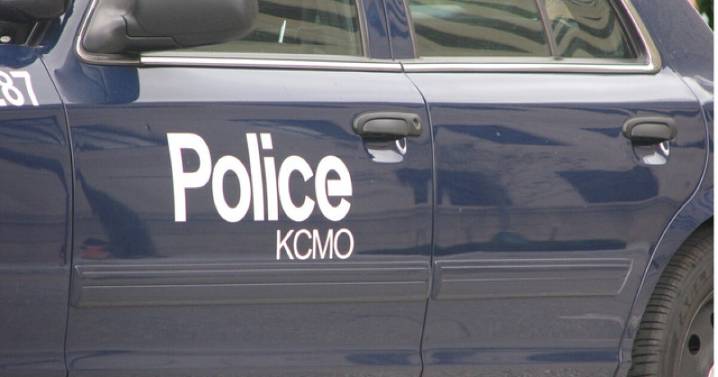 2 critically injured in wrong-way crash Thursday on Ward Parkway in Kansas City, Missouri