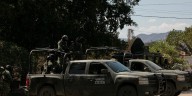 Golpe millonario al narco en México: autoridades aseguran dinero en efectivo, drogas y armas con valor de más de 30 mdp