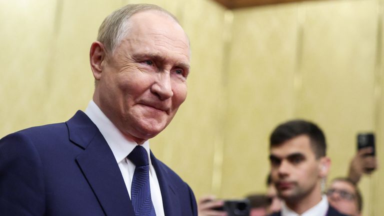 Putin's strategic outreach to Trump seeks to temper US support for Ukraine 