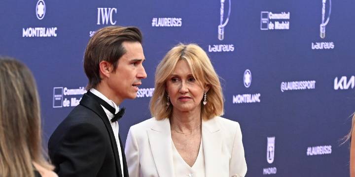El look de Ana María Parera, la madre de Rafa Nadal, con los pantalones vaqueros que mejor sientan