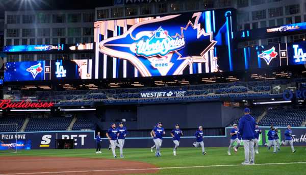 Dodgers try to be first to repeat as World Series champ in 25 years