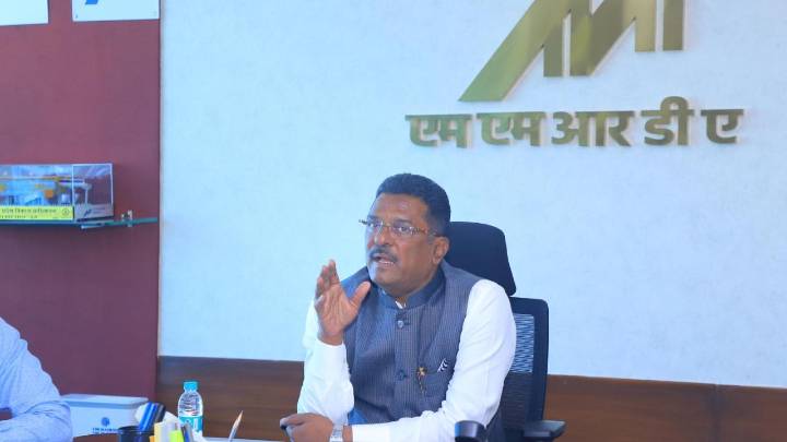 Complete Metro Line 9 works by Dec 15 and Line 4 by year