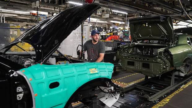 Ottawa threatens Stellantis with legal action over Brampton plant reversal