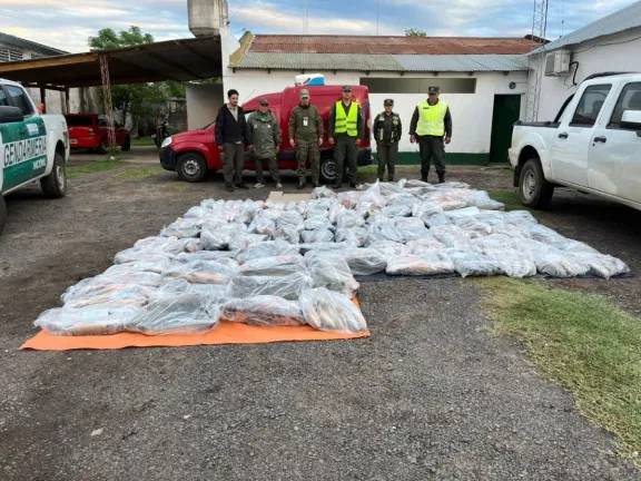 Ita Ibaté: gendarmes secuestraron más de 900 kilos de pescado