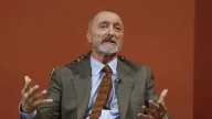 Pérez-Reverte opina sobre la concesión del premio Planeta a Juan Del Val: "Es lanzamiento comercial, nada que objetar"