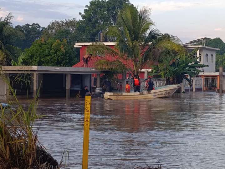 Afectan lluvias 5 mil viviendas en Álamo, Veracruz