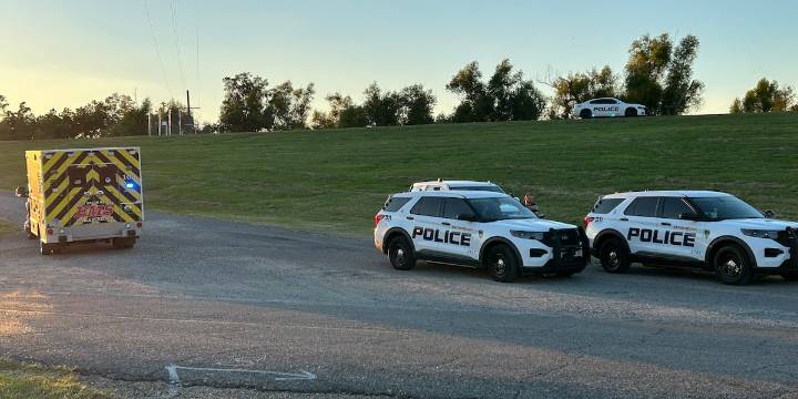 Crews investigate possible mayday call in Mississippi River near Baton Rouge