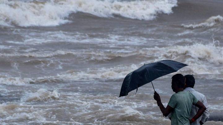 Cyclone Montha live updates: Andhra, Odisha on red alert, brace for heavy rain