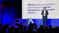 Falta de talento y regulación frenan adopción de Inteligencia Artificial en México: Amazon y BBVA