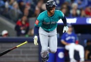 Mariners propina segunda derrota 10-3 a Blue Jays y está a un paso de serie mundial