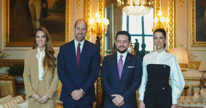 Los herederos de Jordania, en el castillo de Windsor con los Príncipes de Gales