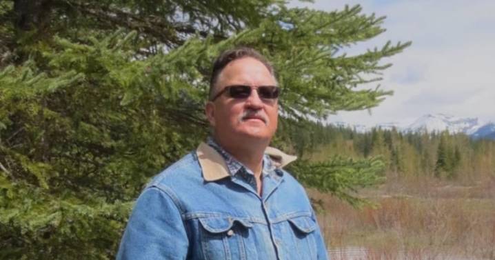 How B.C. man rescued himself from jaws of a grizzly