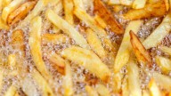 Del restaurante a casa: cómo conseguir unas patatas fritas al estilo profesional