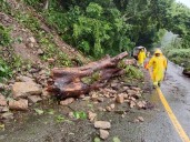SICT intensifica trabajos de despeje en la red carretera frente a las intensas lluvias