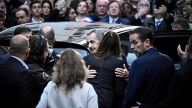 La romántica carta de despedida de Carla Bruni a Nicolás Sarkozy antes de su ingreso en prisión: "¿Cómo lo harán los separados contra el dolor de la ausencia?"