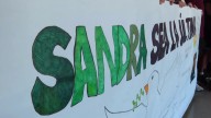 "Ojalá Sandra sea la última", el alumnado de Gelves se concentra en memoria de Sandra Peña