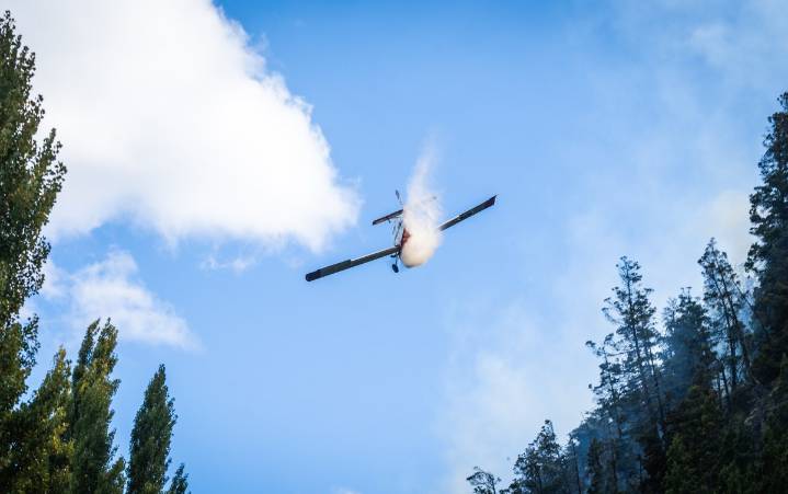 Dos muertos tras estrellarse una avioneta cerca del aeródromo Hicks en Texas