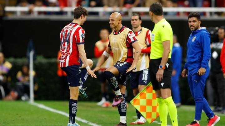 Chivas: 'Hormiga' vs. 'Chicharito', similitudes y diferencias