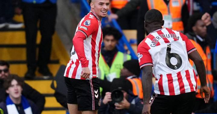 Sunderland seals stunning late win at Chelsea in the Premier League