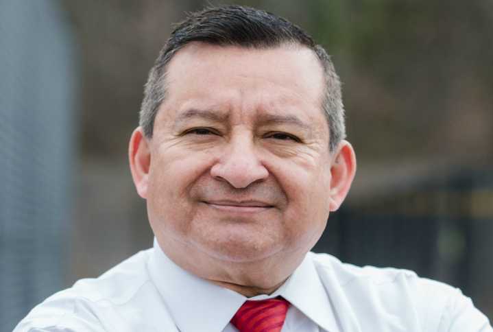 Jorge Guadrón, el primer hispano electo en Islip, va por la reelección