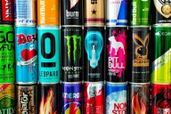Prohíben venta y consumo de bebidas energizantes a menores de edad