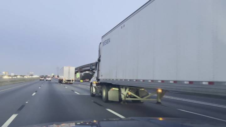 New DPS rule halts CDLs for some non-citizens, raising trucking concerns