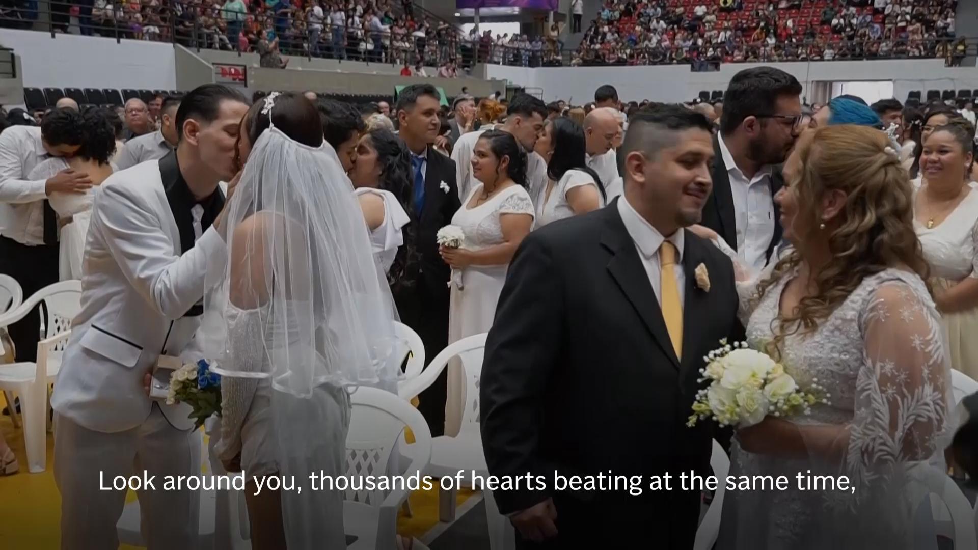 Over 600 couples tie the knot at mass civil wedding in Paraguay