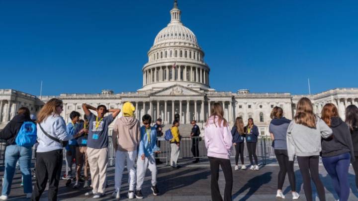 Judge blocks Trump from firing workers during shutdown