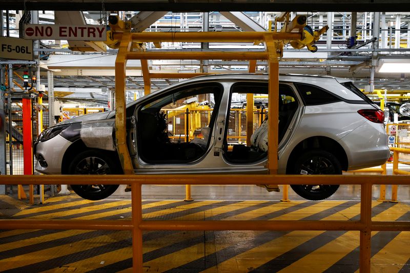 UK manufacturing shrinks at fastest pace in 5 months, PMI shows