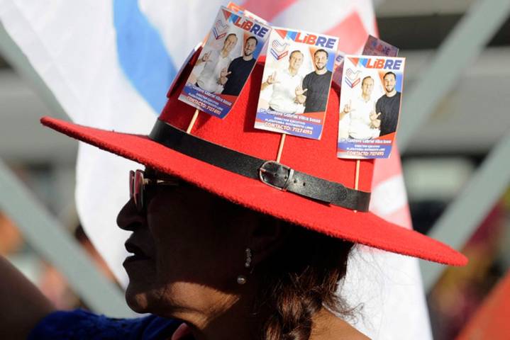 Bolivia: Paz y Quiroga se lanzan dardos en debate pero prometen respetar resultados electorales