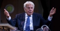 La anécdota con la que Felipe González recuerda a José Enrique Serrano: «No te dejaba meter la pata»