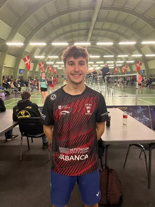 Gran actuación del oscense Raúl Bergua en el torneo Victor Denmark Junior de bádminton