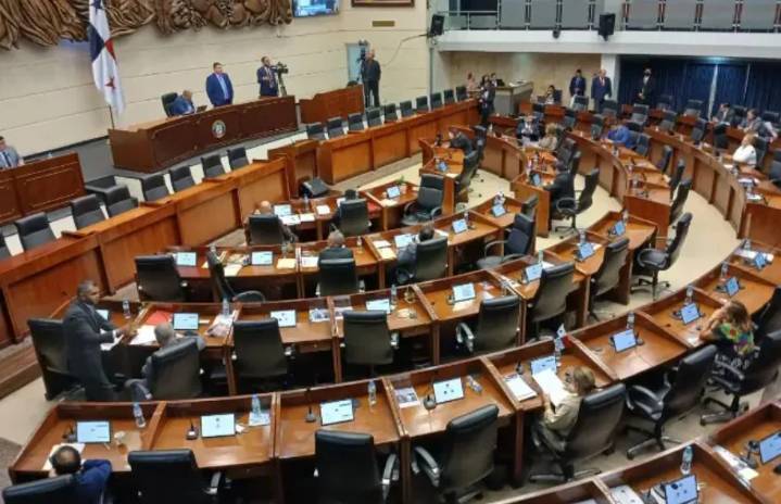 El Parlamento de Panamá aprueba la ley que hace público el listado oficial de agresores sexuales