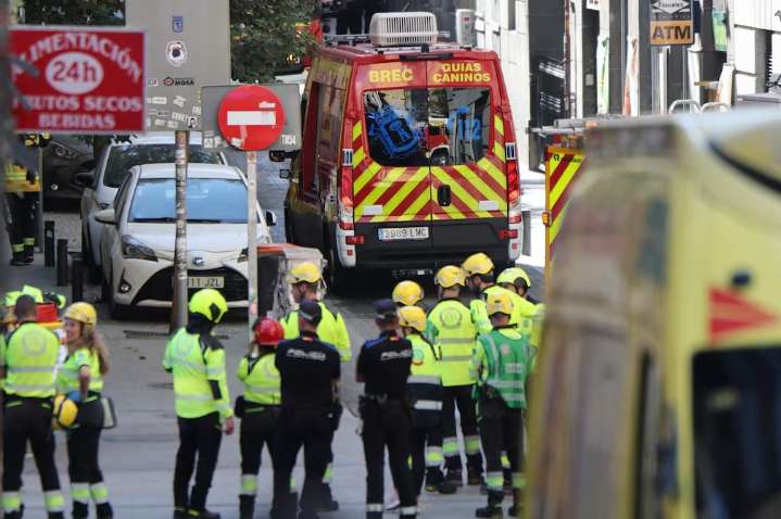 Al menos tres heridos por el derrumbe de un edificio en obras en Madrid