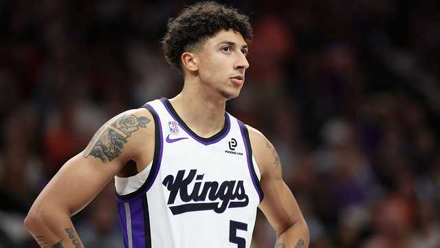 Kings rookie Nique Clifford to miss at least one week with strained hamstring
