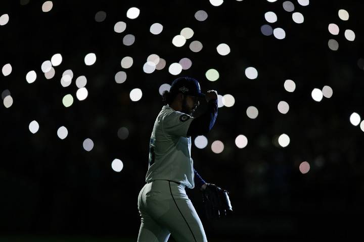 Duelo de mexicanos para cerrar la victoria de los Seattle Mariners en el Juego 1 de la ALCS