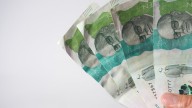 Siguen apareciendo nuevos billetes de $100.000 falsos; así puede detectar el serial del billete falso que está circulando