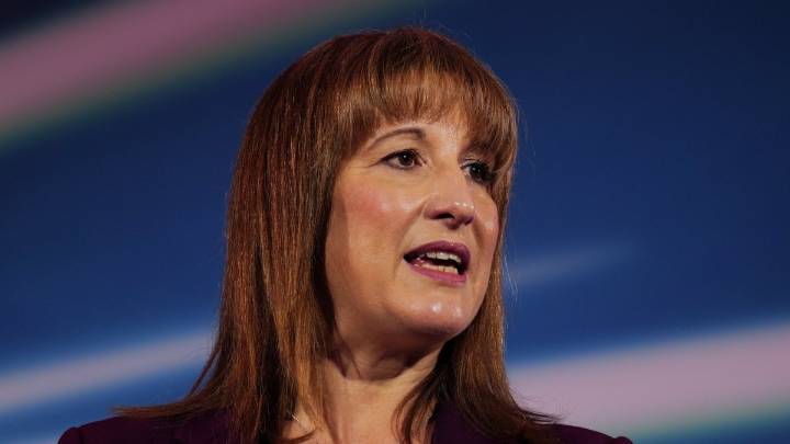 Rachel Reeves admits breaking housing rules over family rental