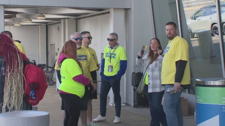 Cleveland Hopkins Airport rallies to support federal workers impacted by government shutdown