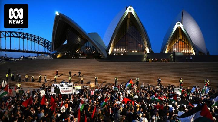 Pro-Palestinian protesters told Sydney Opera House 'off