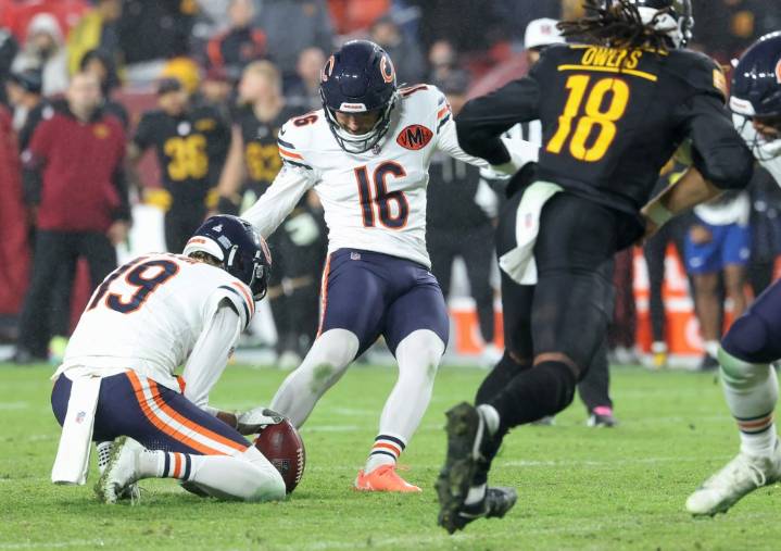 Jake Moody becomes an unlikely hero as his game-winning field goal powers the Chicago Bears to 25