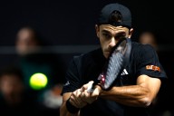 Un triunfo y una derrota en el arranque del Masters 1000 de París