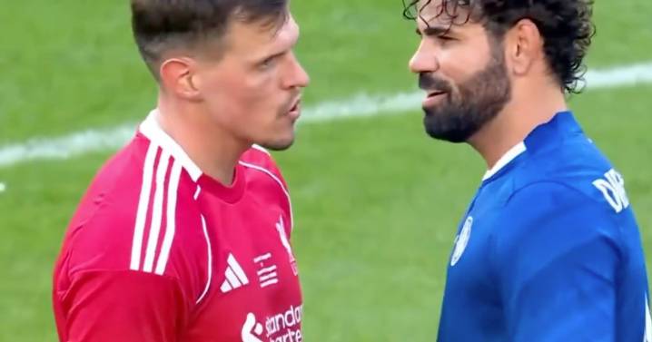 Chelsea hothead sparks fight with Liverpool icon during fiery legends match