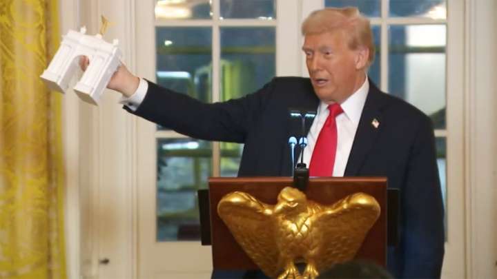 Arc de Trump? President proposes Paris