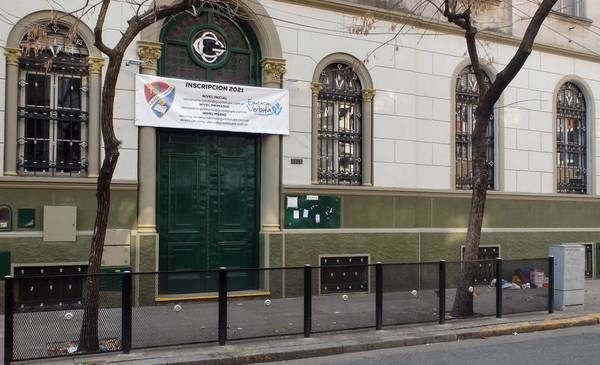 Otra explosión en un colegio de Palermo: más de cinco heridos tras un experimento