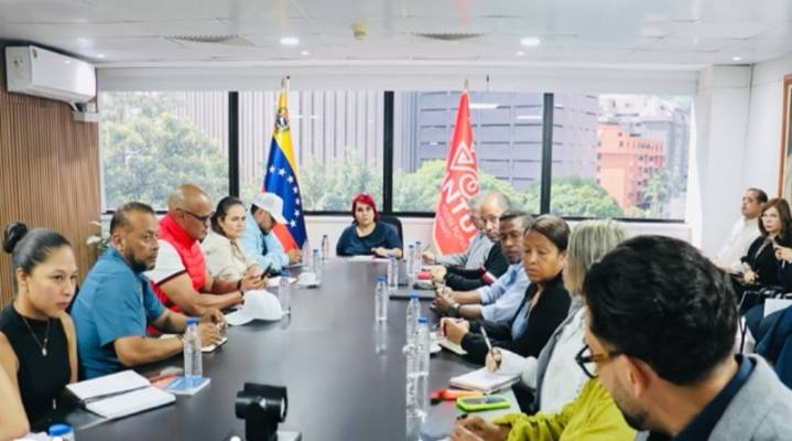 Mintur avanza en preparativos para Congreso Mundial de Aviturismo