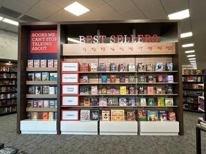 Nation’s second-largest book retailer opens new Kalamazoo location