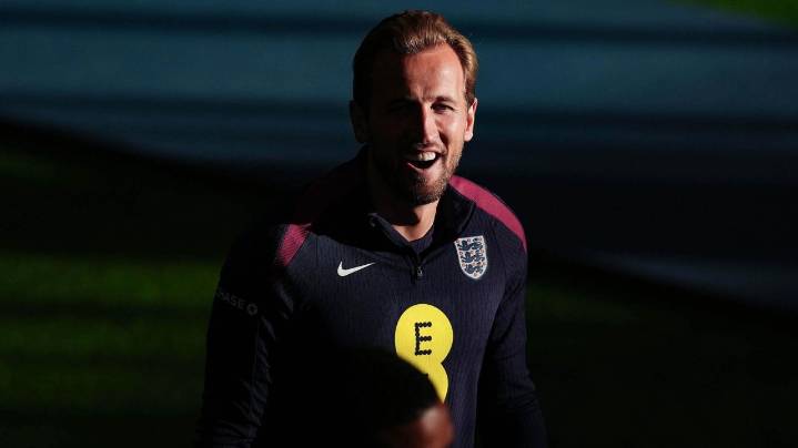 Kane cools interest in Premier League return and is 'fully all in' on Bayern