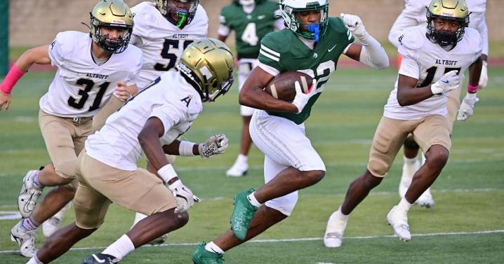 High school football: Week 8 area scores, leaders and highlights
